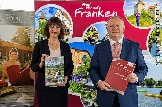 Franken, Jahres-Pressekonferenz